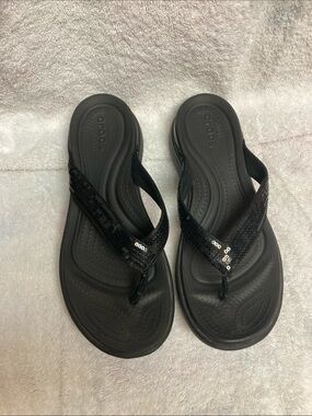 CROCS Women's Black Sequin Flip Sandals